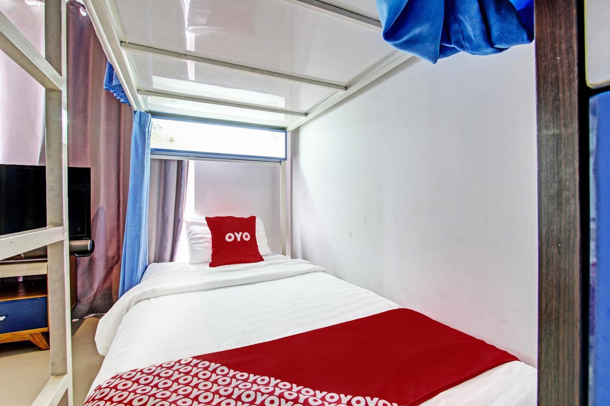Oyo 91952 Oase Hostel Джокьякарта Экстерьер фото